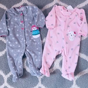 💕2 Baby Fuzzy Sleepers Onesies 0-3 month💕
